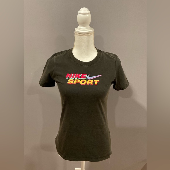 Nike Tops - Nike women's tshirt